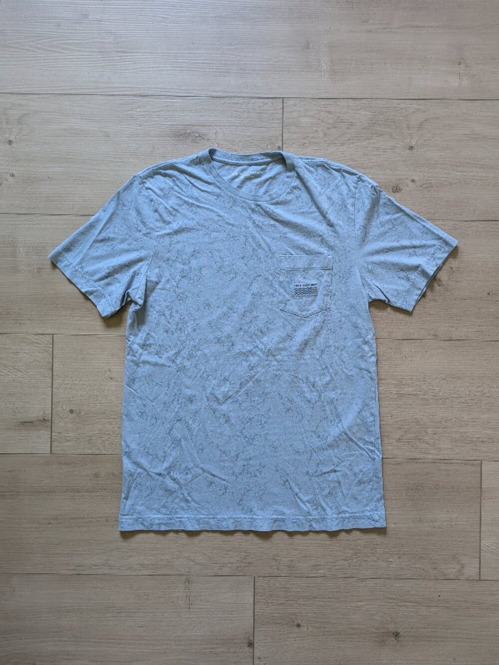 TRAVIS MATHEW T-Shirt Men Size M Warmer Tides Pocket Tee Blue Marble Print